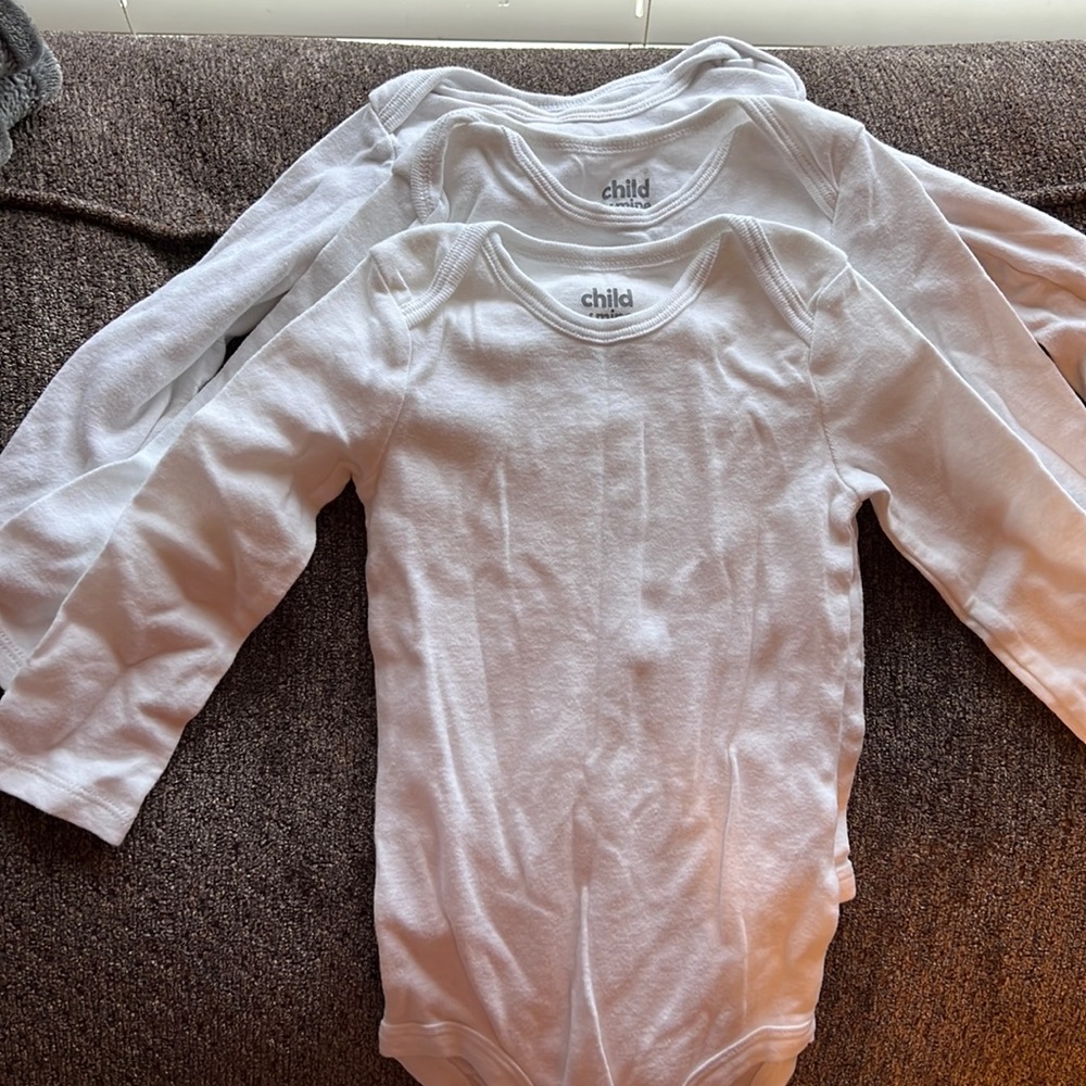 Long sleeve onesies (3)